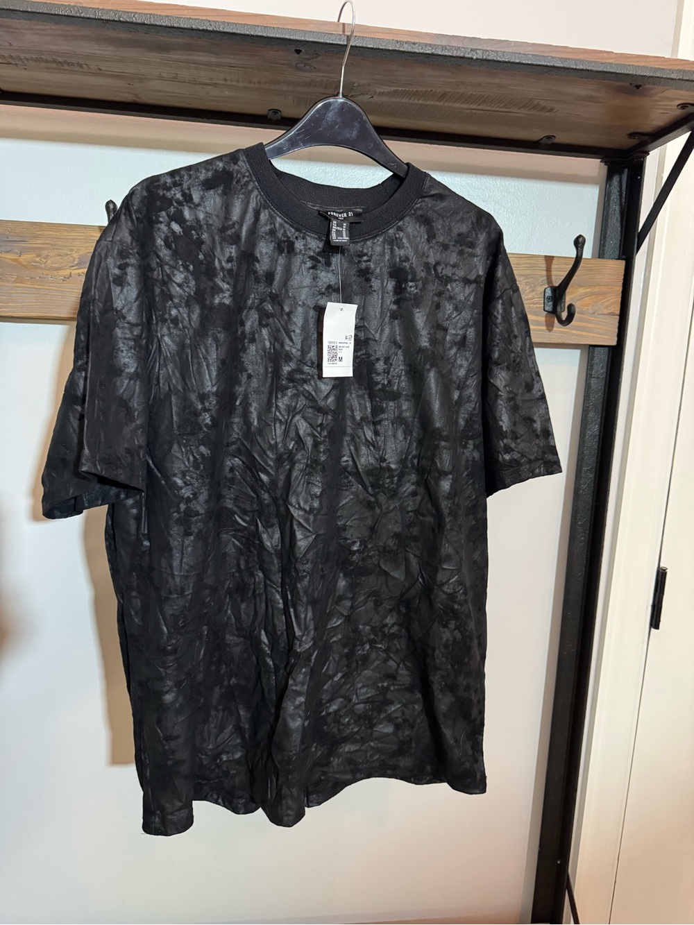 Forever 21 Men's Black Crushed Velvet Short Sleeve Tee NWT